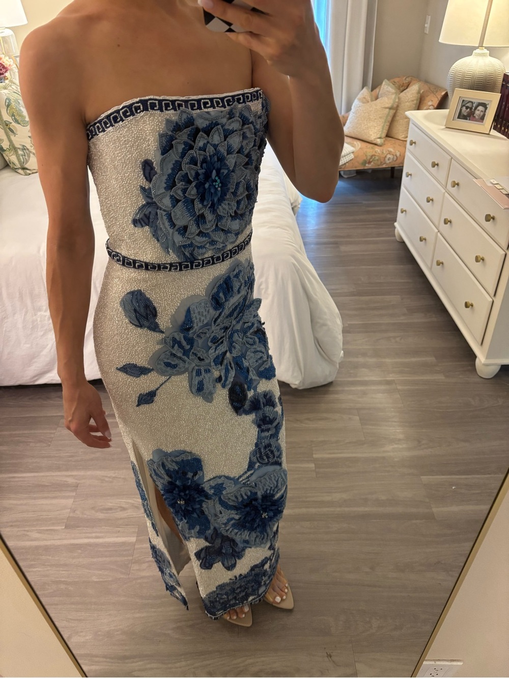 ✨ Alice + Olivia by Stacey Bendet "Affection" Beaded Floral Gown ✨ - Picture 3 of 16